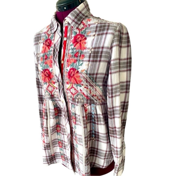 Johnny Was top, size S/M, tags removed, but RN # is a match, very good condition - Picture 3 of 10